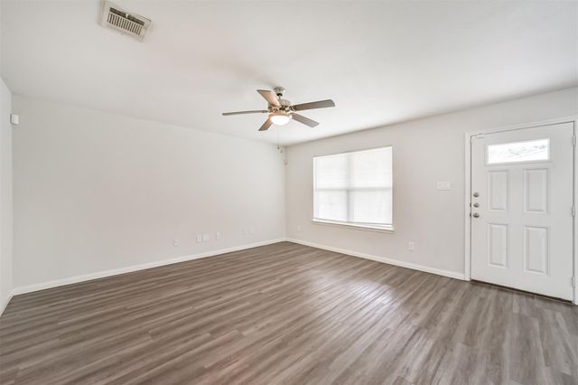 5430 E Houston Road, Houston, TX 77028