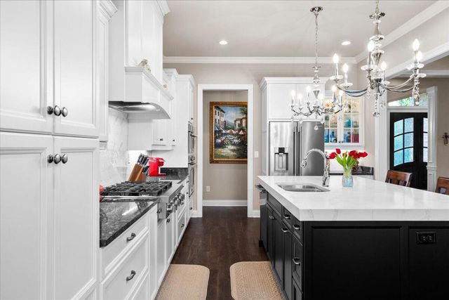2428 Lorenzo Way, Lexington, KY 40509