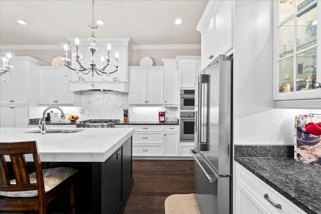 2428 Lorenzo Way, Lexington, KY 40509