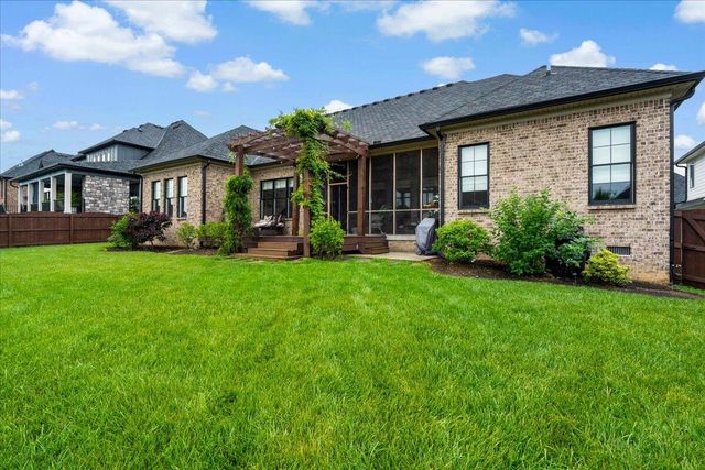 2428 Lorenzo Way, Lexington, KY 40509