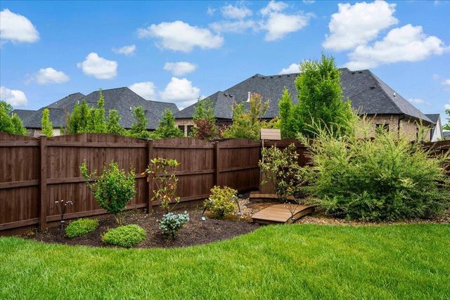 2428 Lorenzo Way, Lexington, KY 40509