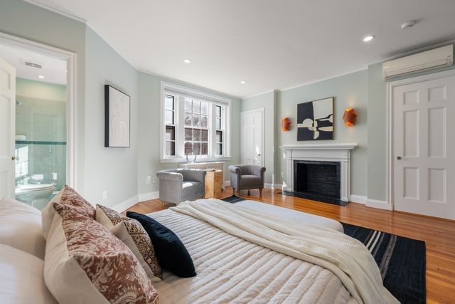 54 Brimmer St, Boston, MA 02108