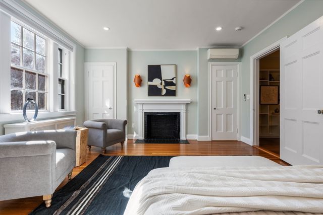 54 Brimmer St, Boston, MA 02108
