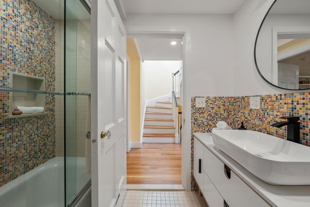 54 Brimmer St, Boston, MA 02108
