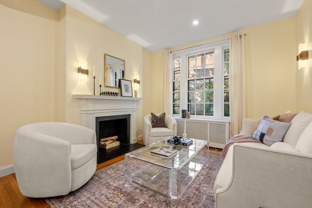 54 Brimmer St, Boston, MA 02108