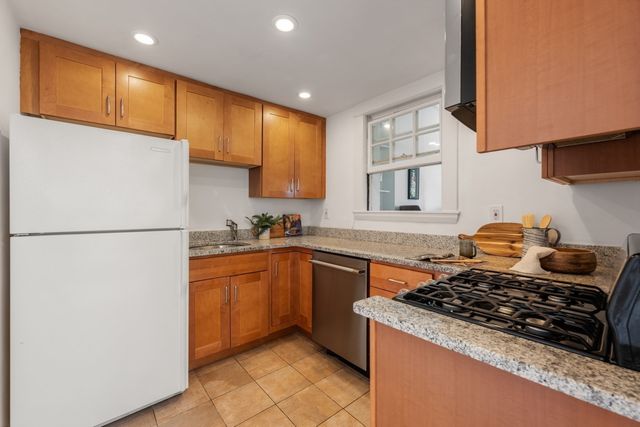54 Brimmer St, Boston, MA 02108