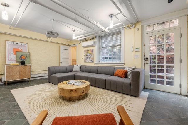 54 Brimmer St, Boston, MA 02108