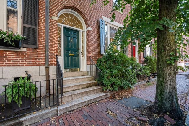 54 Brimmer St, Boston, MA 02108