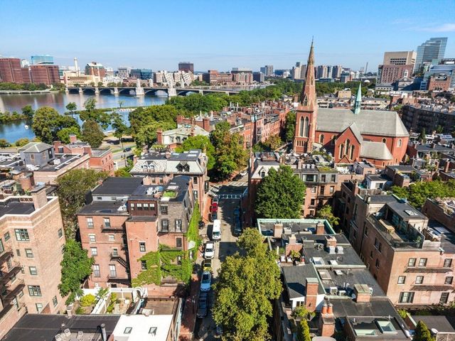 54 Brimmer St, Boston, MA 02108