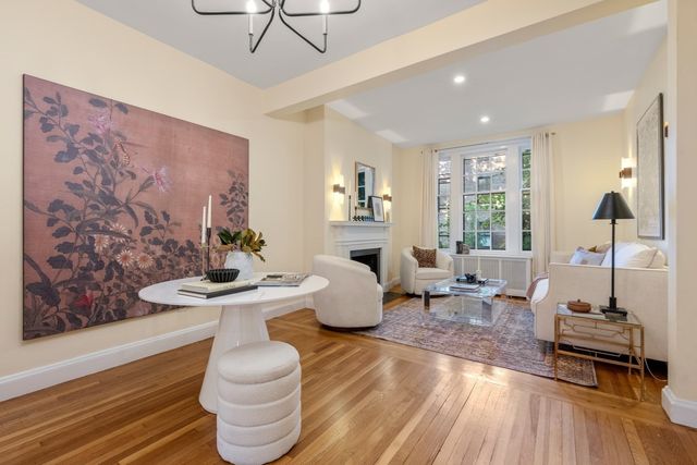 54 Brimmer St, Boston, MA 02108