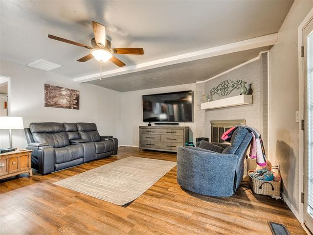 815 Dorchester Drive, Yukon, OK 73099