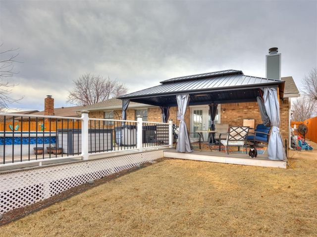 815 Dorchester Drive, Yukon, OK 73099