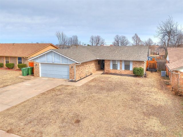 815 Dorchester Drive, Yukon, OK 73099