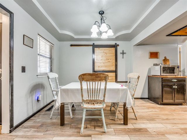 815 Dorchester Drive, Yukon, OK 73099