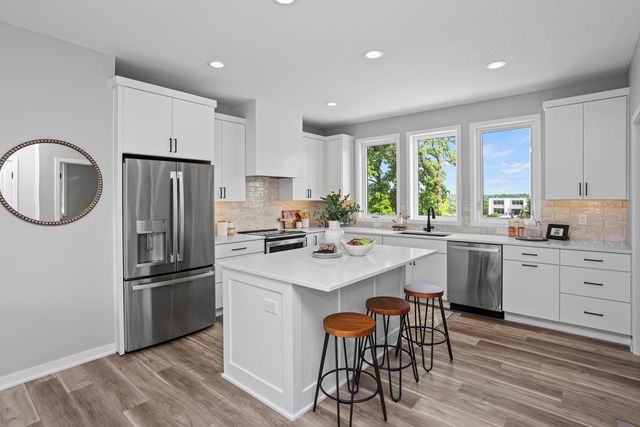 2730 Fleur Drive 19, Des Moines, IA 50321