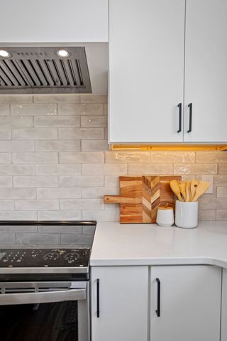 2730 Fleur Drive 19, Des Moines, IA 50321