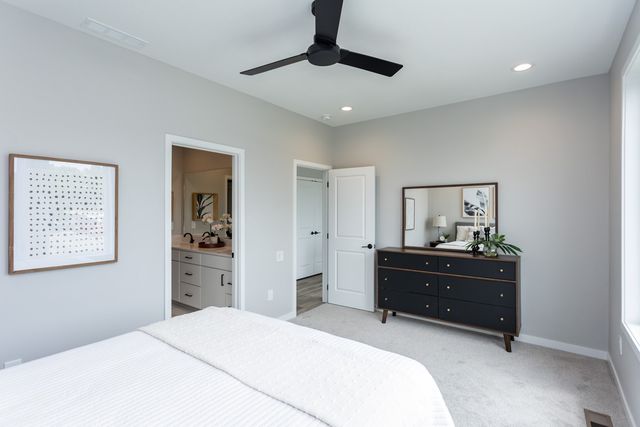 2730 Fleur Drive 19, Des Moines, IA 50321