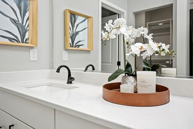 2730 Fleur Drive 19, Des Moines, IA 50321