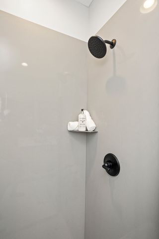 2730 Fleur Drive 19, Des Moines, IA 50321