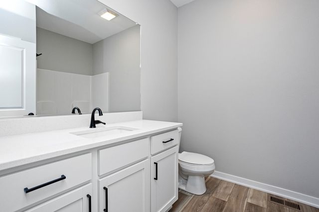 2730 Fleur Drive 19, Des Moines, IA 50321