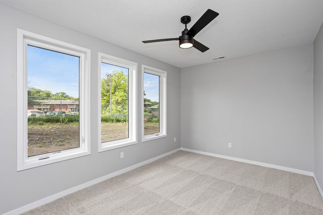 2730 Fleur Drive 19, Des Moines, IA 50321