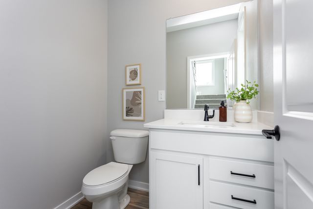 2730 Fleur Drive 19, Des Moines, IA 50321