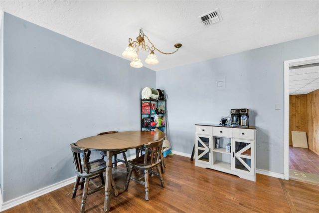 2111 NW Dearborn Ave, Lawton, OK 73505