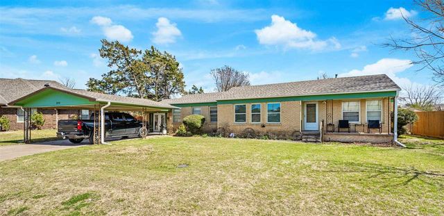 2111 NW Dearborn Ave, Lawton, OK 73505