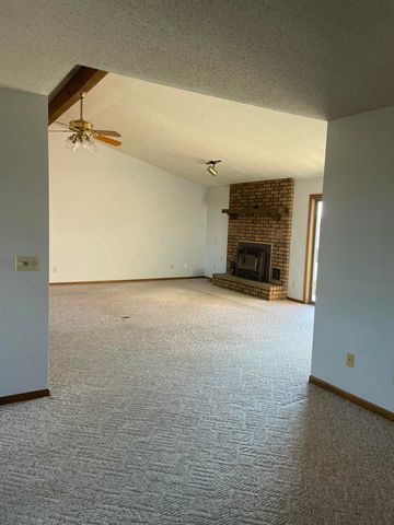 607 Kottmeier Street, Ava, MO 65608