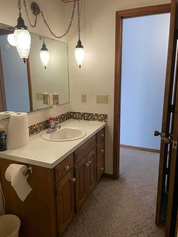 607 Kottmeier Street, Ava, MO 65608