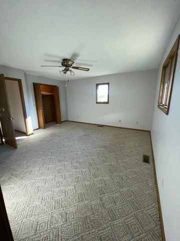 607 Kottmeier Street, Ava, MO 65608