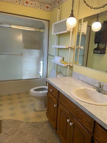 607 Kottmeier Street, Ava, MO 65608