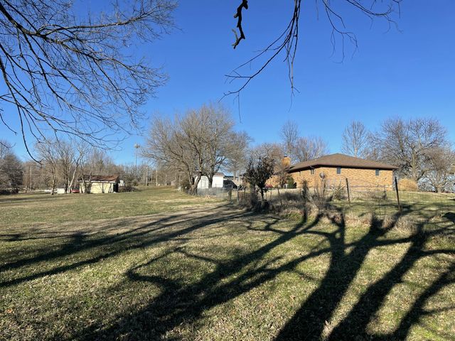 607 Kottmeier Street, Ava, MO 65608