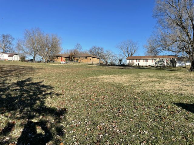 607 Kottmeier Street, Ava, MO 65608