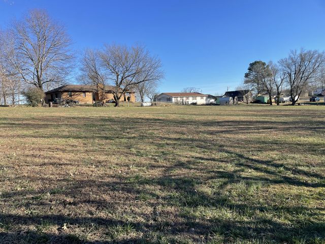 607 Kottmeier Street, Ava, MO 65608