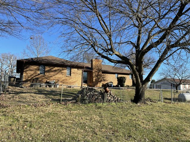 607 Kottmeier Street, Ava, MO 65608