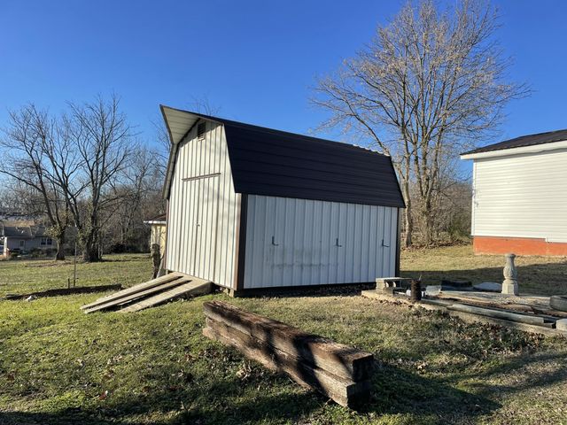 607 Kottmeier Street, Ava, MO 65608