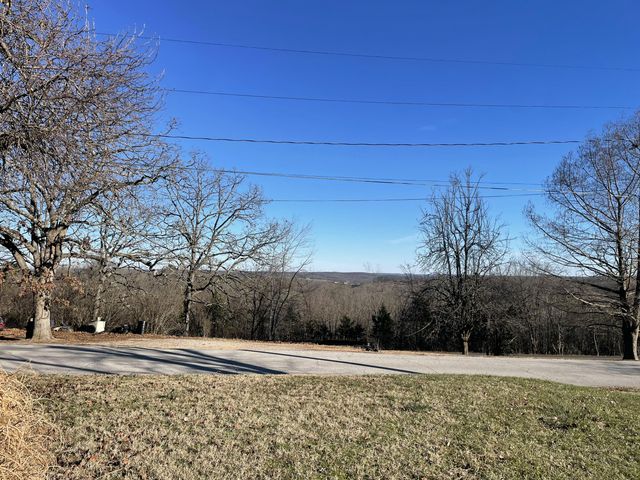 607 Kottmeier Street, Ava, MO 65608