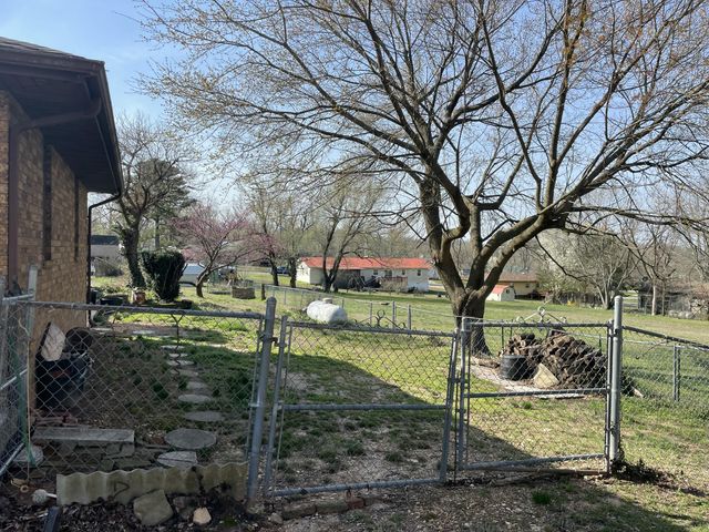 607 Kottmeier Street, Ava, MO 65608