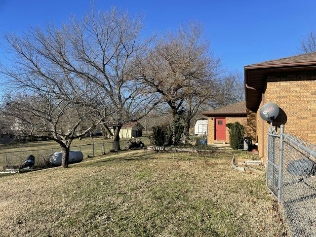 607 Kottmeier Street, Ava, MO 65608