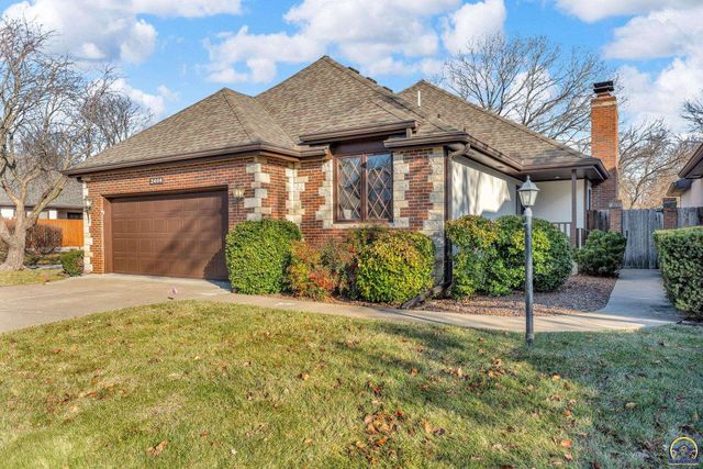 2404 SW Brookhaven LN, Topeka, KS 66614