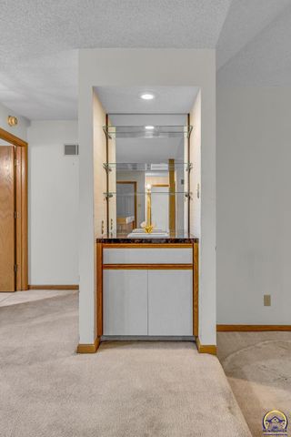 2404 SW Brookhaven LN, Topeka, KS 66614