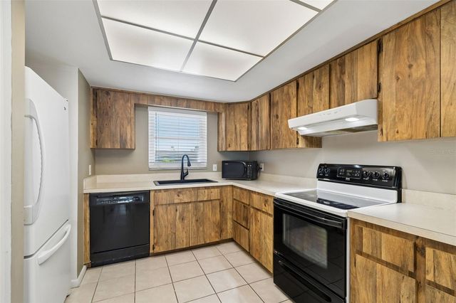 12300 PARK BOULEVARD 221, Seminole, FL 33772