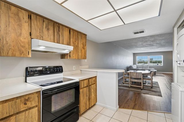 12300 PARK BOULEVARD 221, Seminole, FL 33772