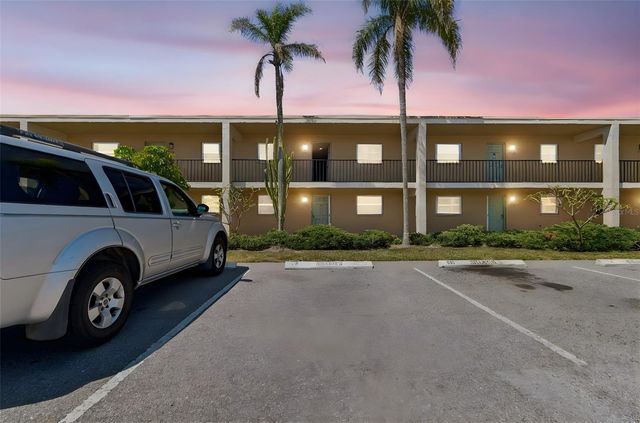 12300 PARK BOULEVARD 221, Seminole, FL 33772