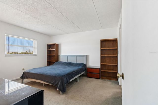 12300 PARK BOULEVARD 221, Seminole, FL 33772