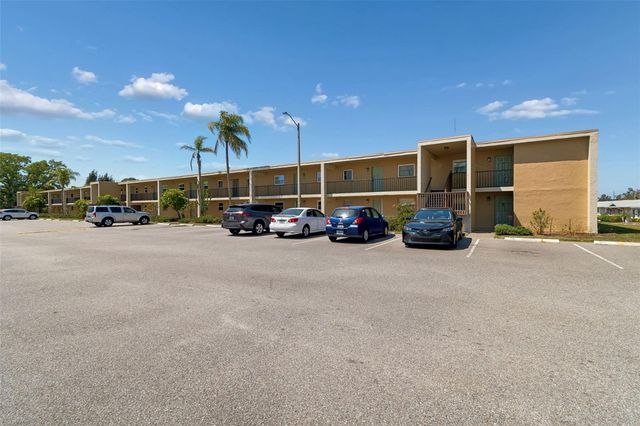 12300 PARK BOULEVARD 221, Seminole, FL 33772