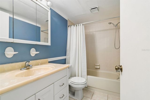 12300 PARK BOULEVARD 221, Seminole, FL 33772