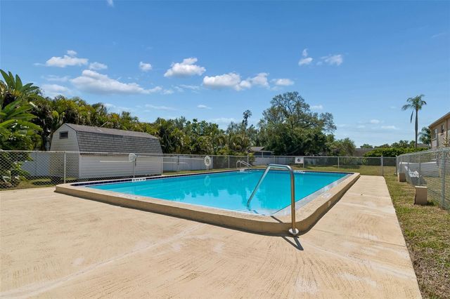 12300 PARK BOULEVARD 221, Seminole, FL 33772