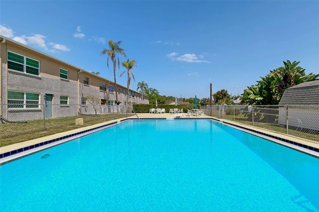 12300 PARK BOULEVARD 221, Seminole, FL 33772